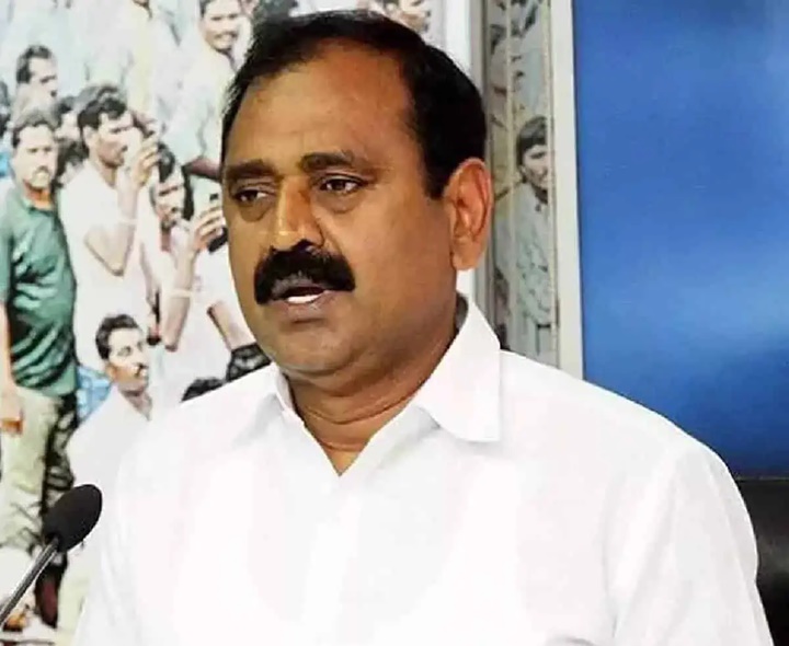 ఐఏఎస్‌ అధికారిపై భూమన తీవ్ర విమర్శలు