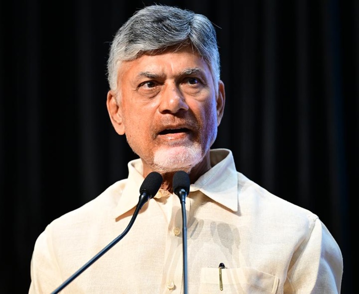 కొత్తగా ఆలోచనలు చేయాలి: CM చంద్రబాబు