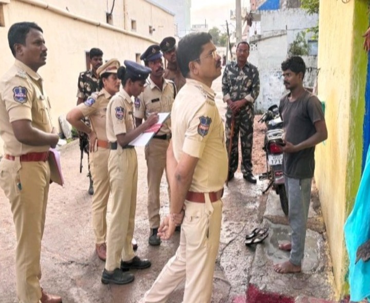 దేవరకద్రలో పోలీసుల కార్డన్ సెర్చ్