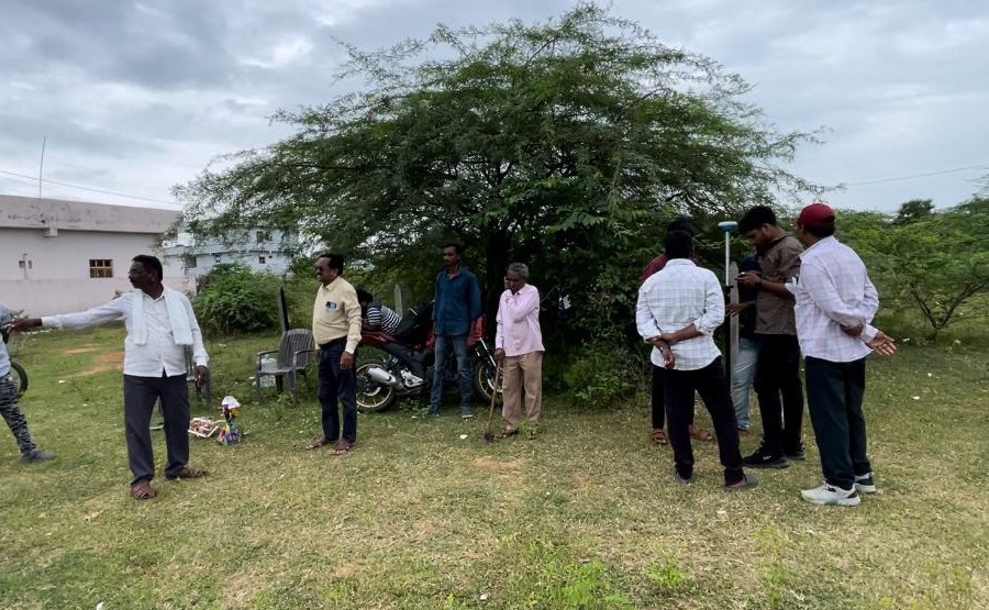 ఆక్రమణకు గురైన భూములపై సర్వే