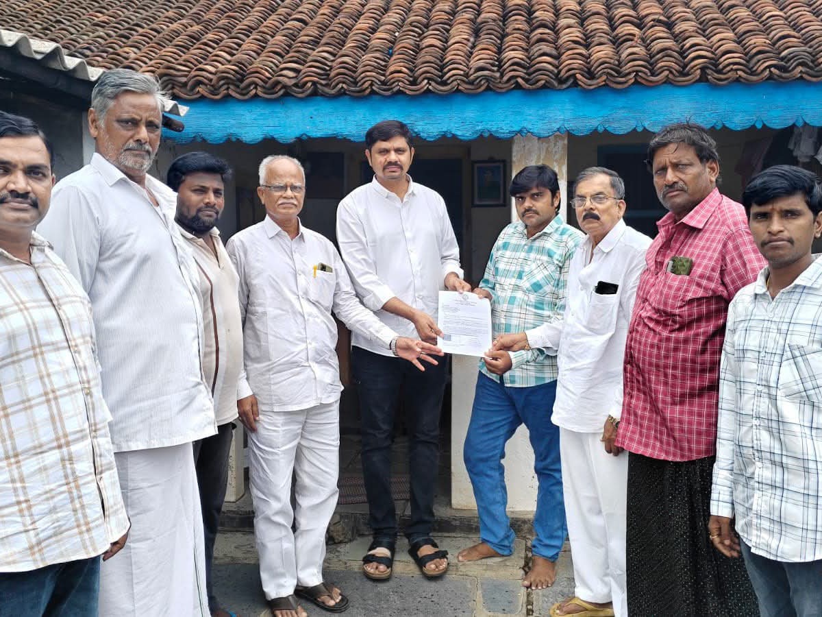 ముఖ్యమంత్రి సహాయనిధి చెక్కు అందజేత