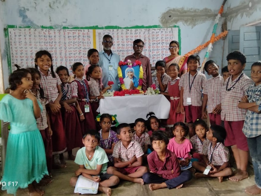 ఘనంగా మదర్ థెరిసా జయంతి కార్యక్రమం