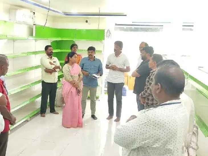 మహిళా మార్టు పనులు పరిశీలించిన DRDA PD