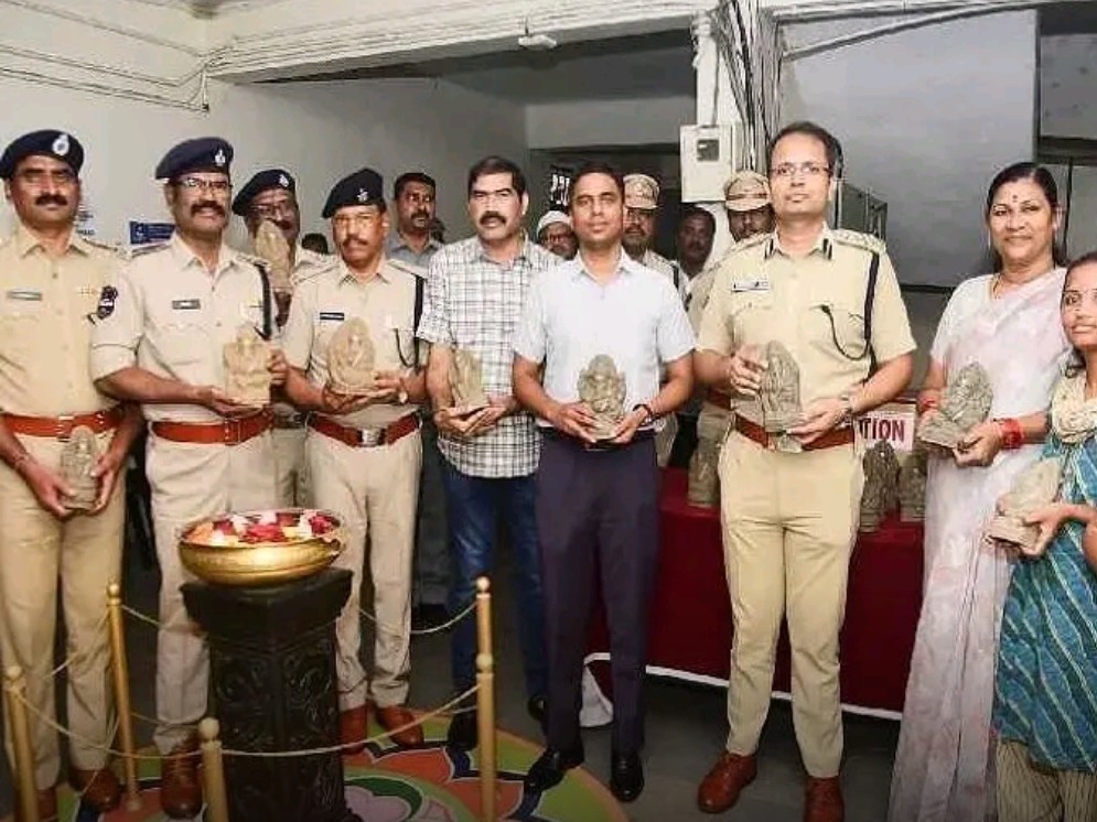 మట్టి వినాయకులను పూజిద్దాం: CP