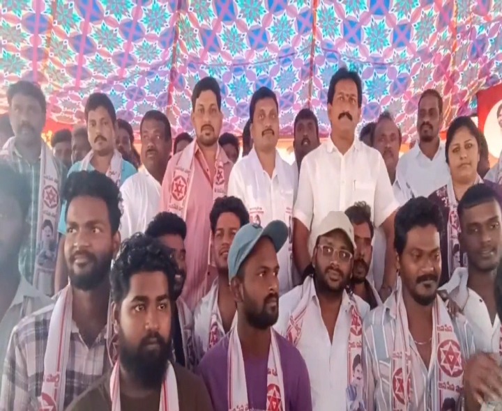 జనసేనలో చేరిన వైసీపీ శ్రేణులు