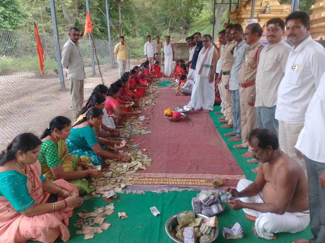 కదిలి పాపహరేశ్వర ఆలయ హుండీ లెక్కింపు