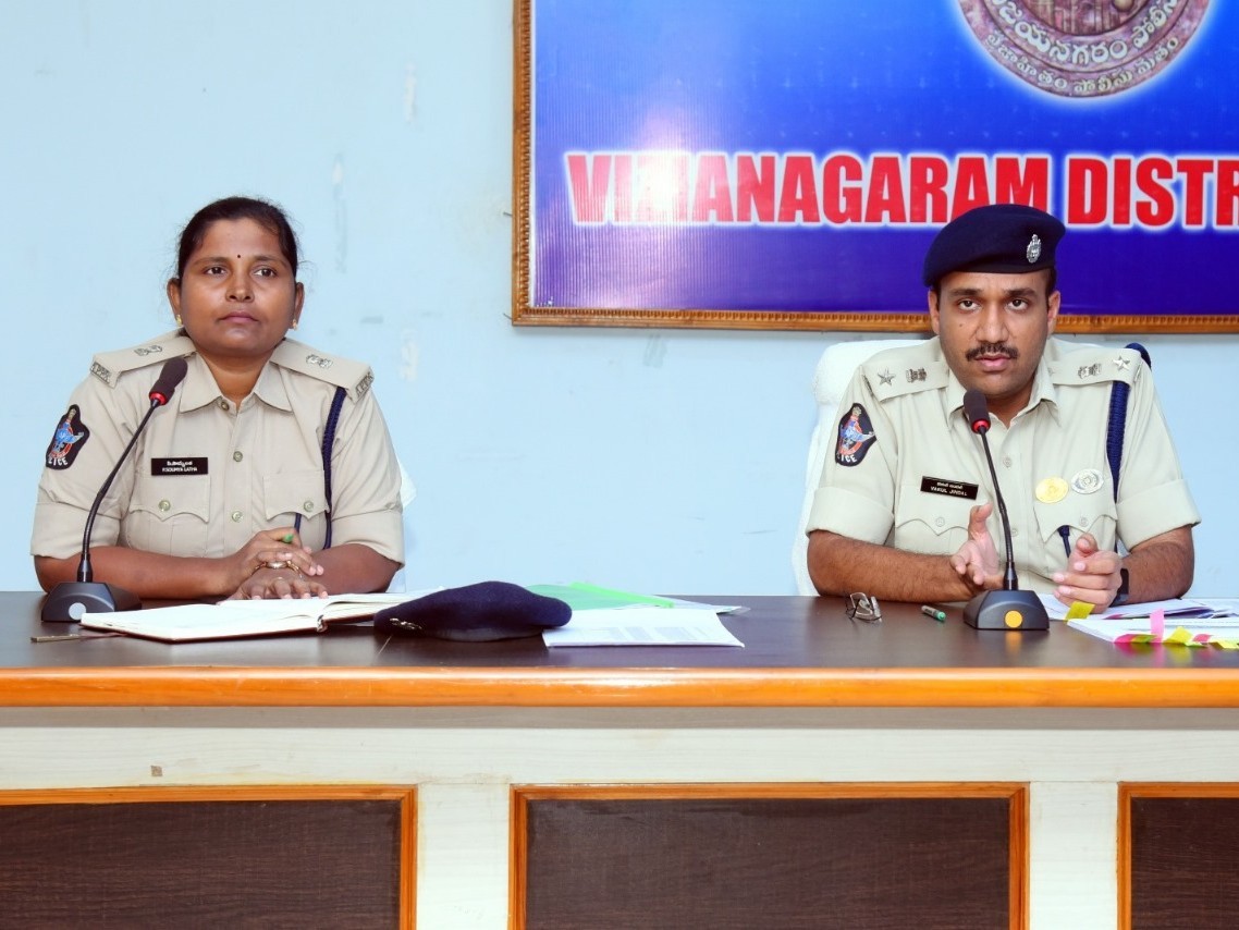 ‘మృతి చెందిన పోలీస్ కుటుంబాలకు అండగా ఉంటాం’