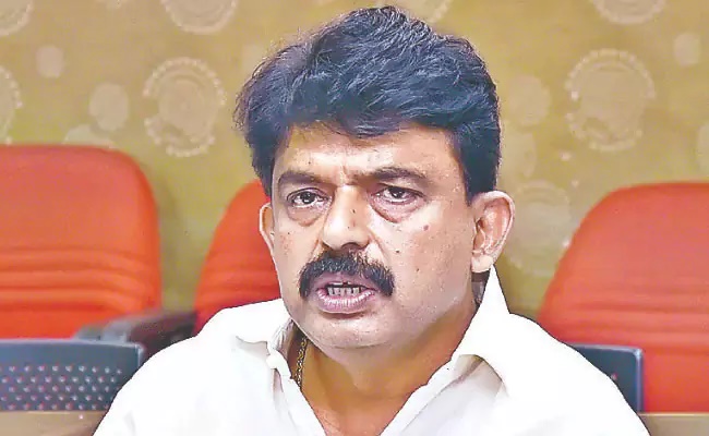 మాజీ మంత్రి పేర్ని నానిపై కేసు నమోదు