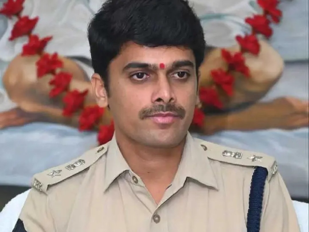 ప్రశాంత వాతావరణంలో ఉత్సవాలు నిర్వహించుకోవాలి: SP
