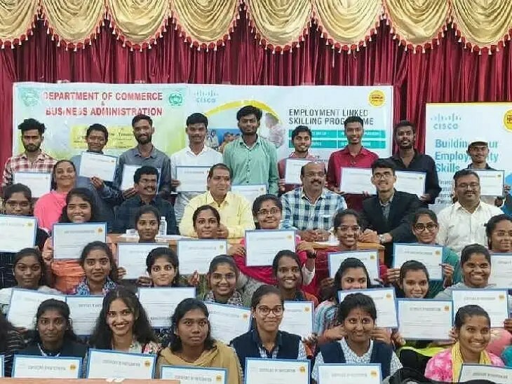 ఆర్టిఫిషియల్ ఇంటెలిజెన్స్ శిక్షణ సర్టిఫికెట్లు ప్రదానం