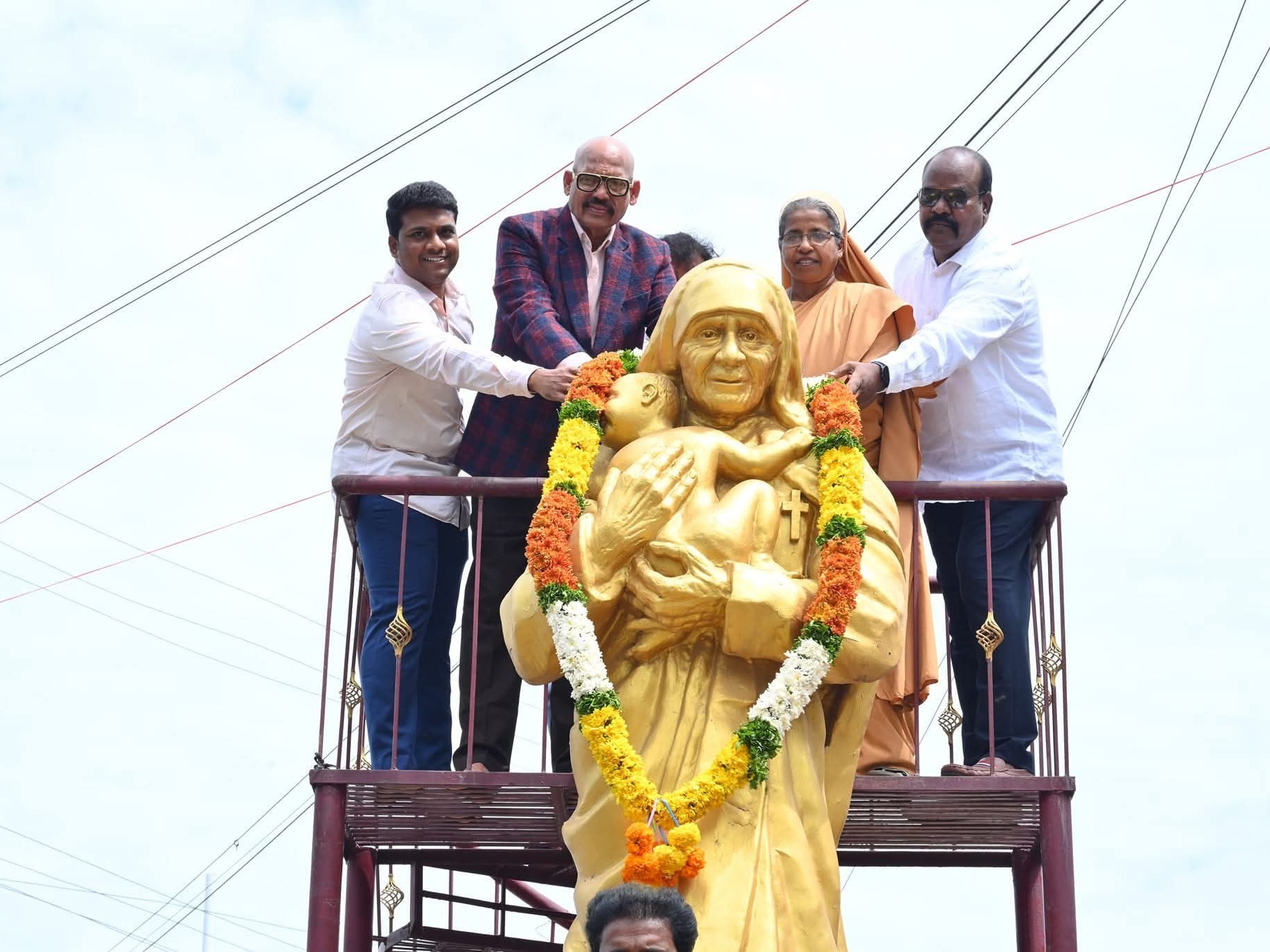 మదర్ థెరిసా సేవలు వెలకట్టలేనివి: టీజీ వెంకటేశ్