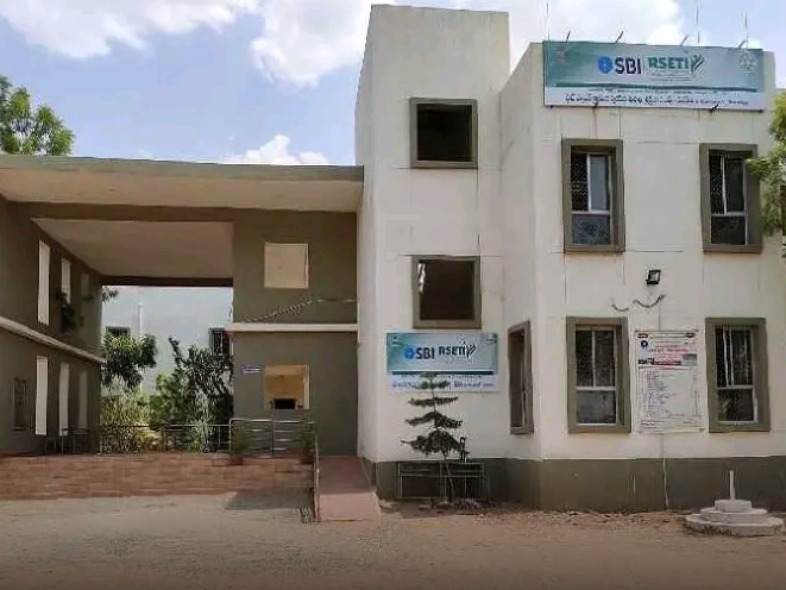 ఉచిత శిక్షణకు దరఖాస్తుల ఆహ్వానం