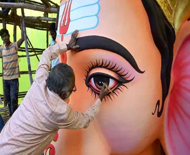 పంచముఖ నాగేంద్రుడి నీడలో ఖైరతాబాద్ బడా గణేష్