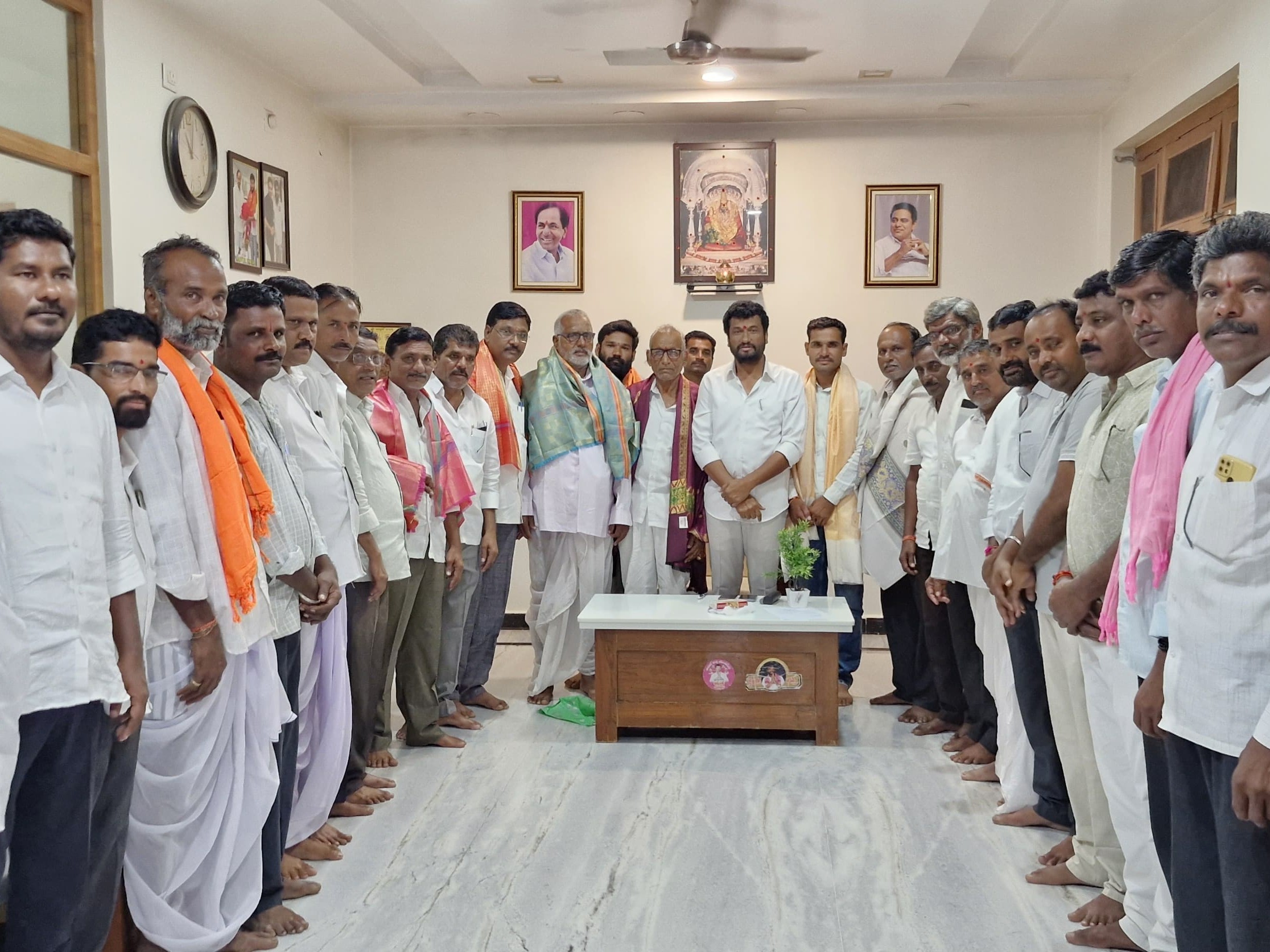 సమిష్టి నిర్ణయాలతోనే సంఘం బలోపేతం: MLA అనిల్ జాదవ్