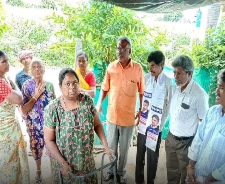 పెన్షన్ దారులకు ప్రభుత్వం ఇచ్చిన హామీ నెరవేర్చాలి