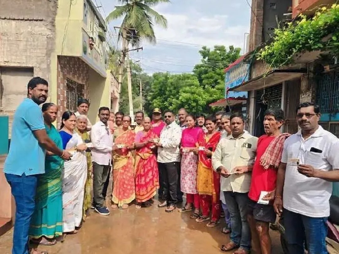 బొడ్డపాడులో స్మార్ట్ రేషన్ కార్డుల పంపిణీ