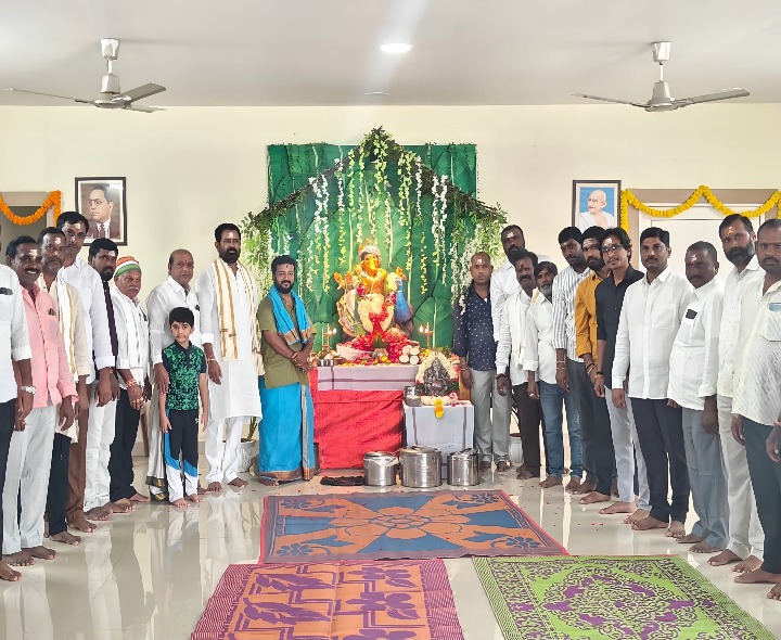 ‘విఘ్నాలు లేకుండా తెలంగాణ సమాజం ముందుకు సాగాలి’