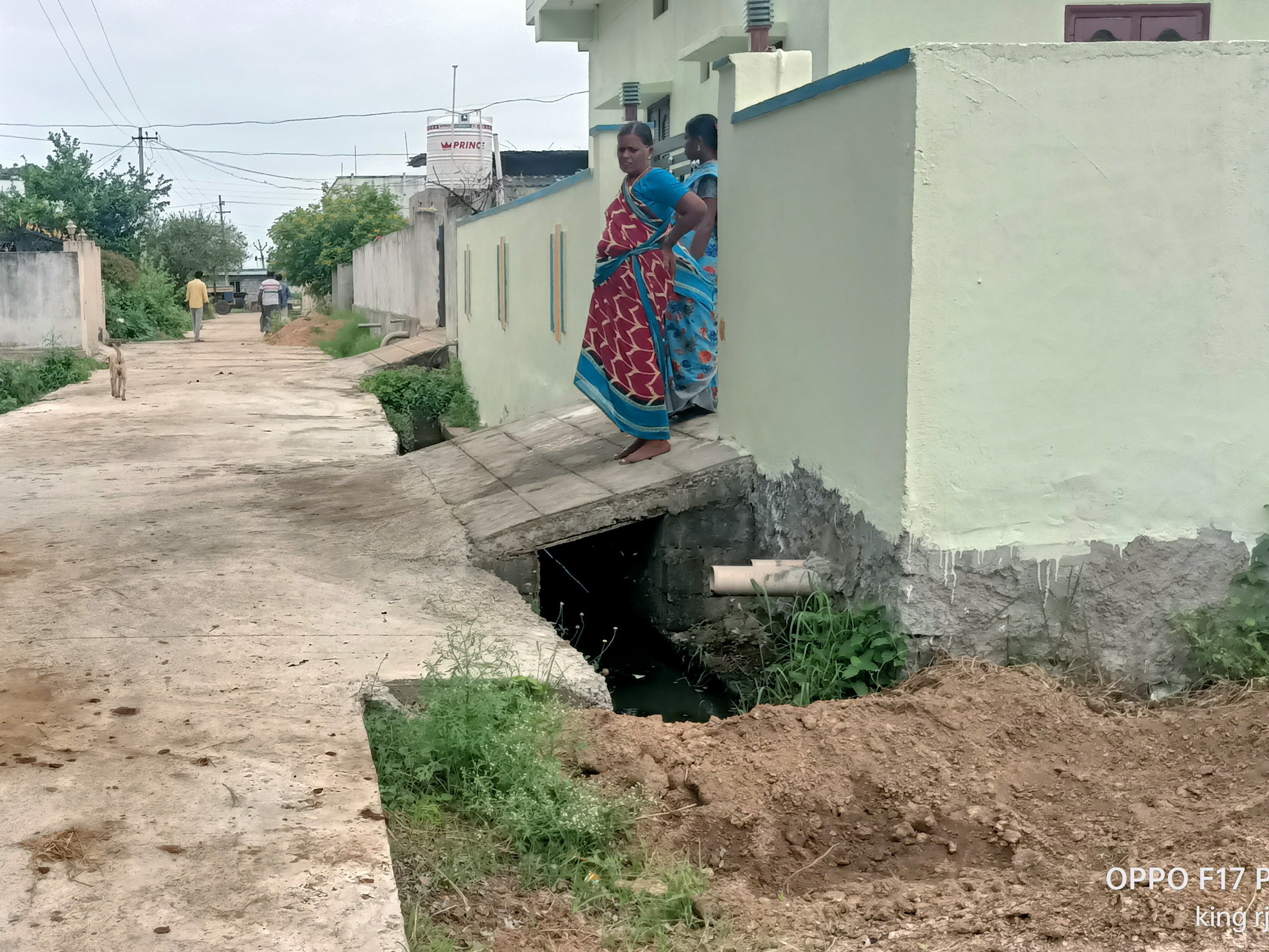 అస్తవ్యస్తంగా మారిన డ్రైనేజీ
