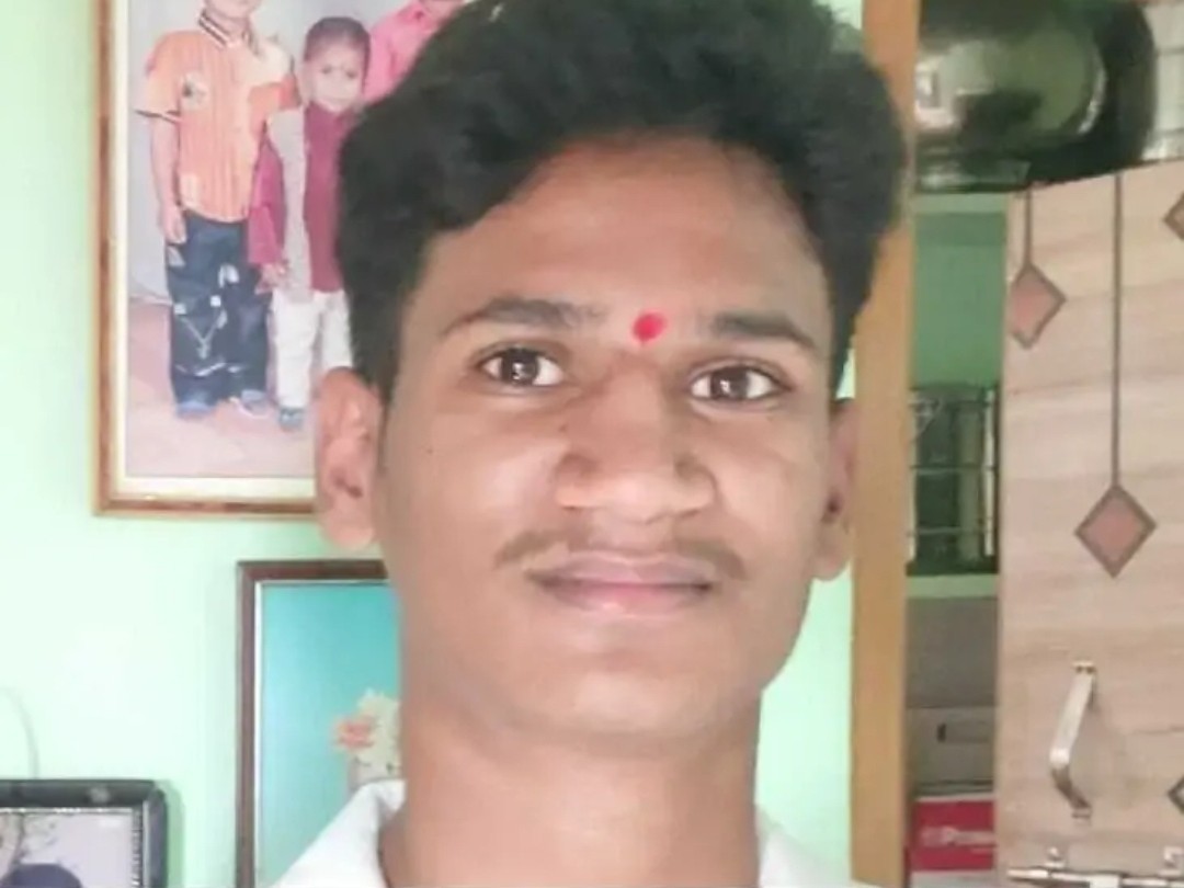 ఎంబీబీఎస్ సీటు సాధించిన ఉరవకొండ విద్యార్థి