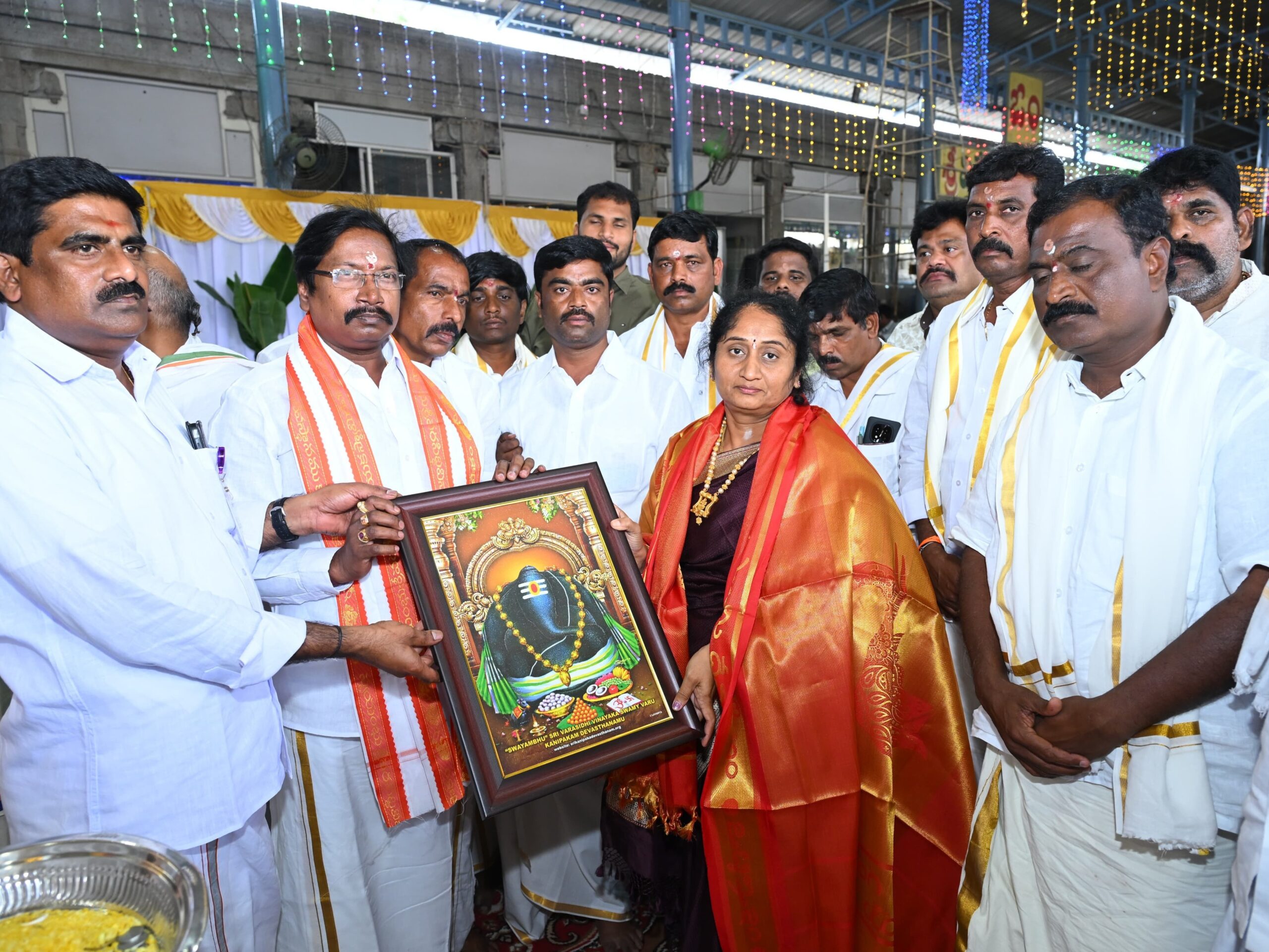కాణిపాక వరసిద్ధి వినాయకుని దర్శించుకున్న మంత్రి సవిత