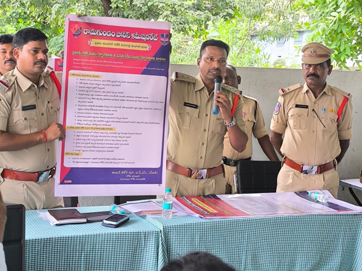 ఉత్సవాలు సురక్షితంగా జరుపుకోవాలి: సీఐ
