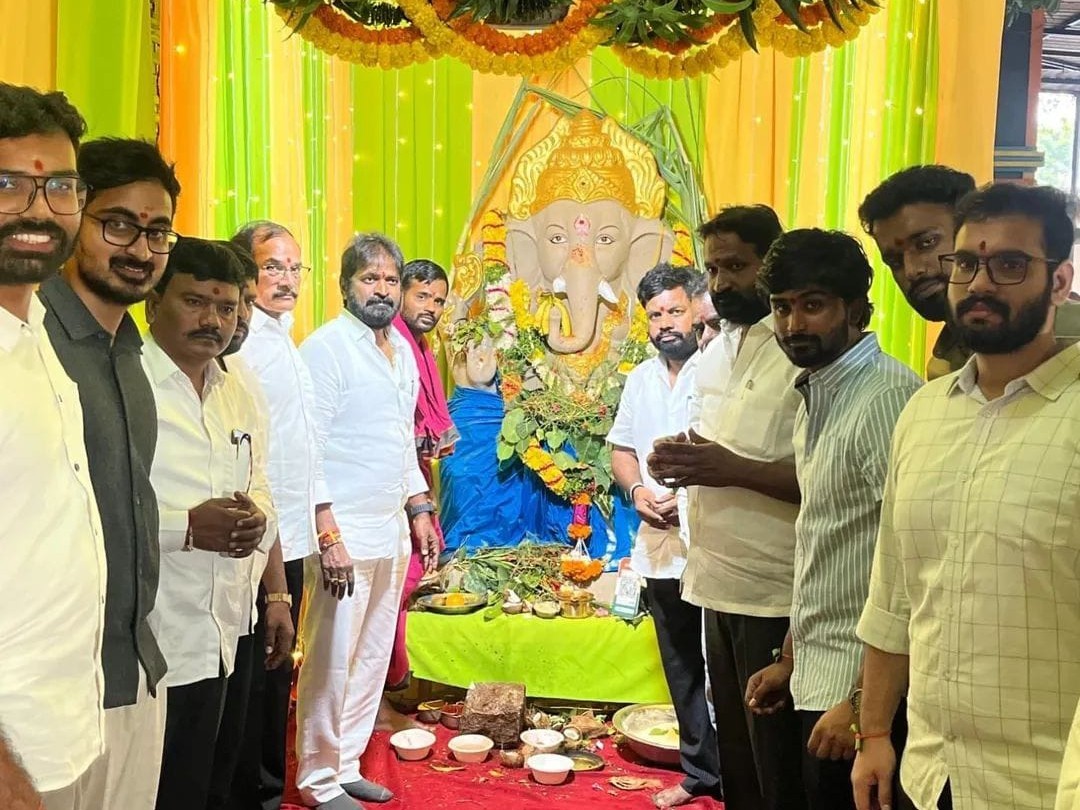 ‘ఆ గణనాథుడి ఆశీస్సులు ప్రజలపై ఉండాలి’