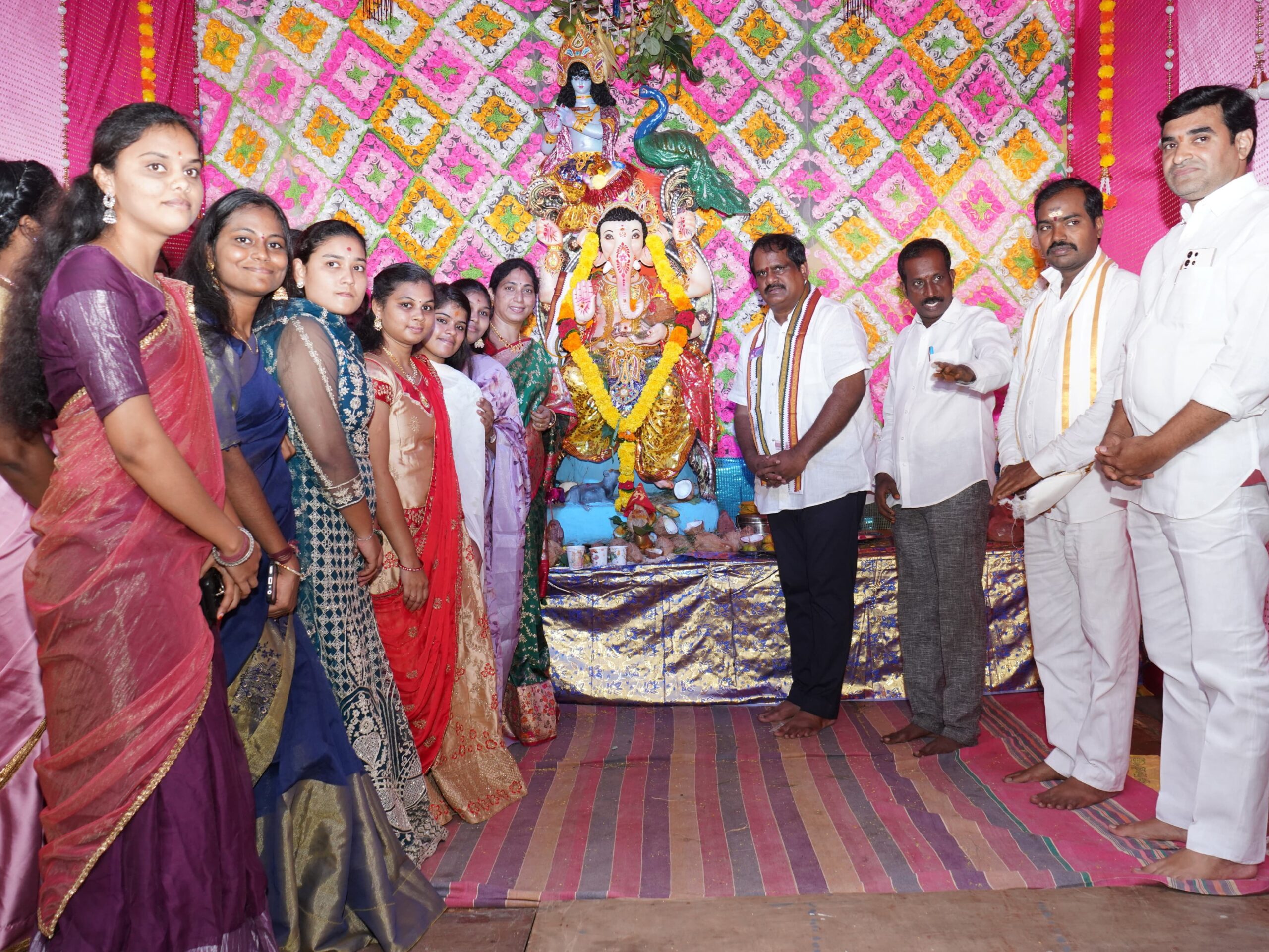 వినాయక చవితి ఉత్సవాల్లో పాల్గొన్న ఎమ్మెల్యే