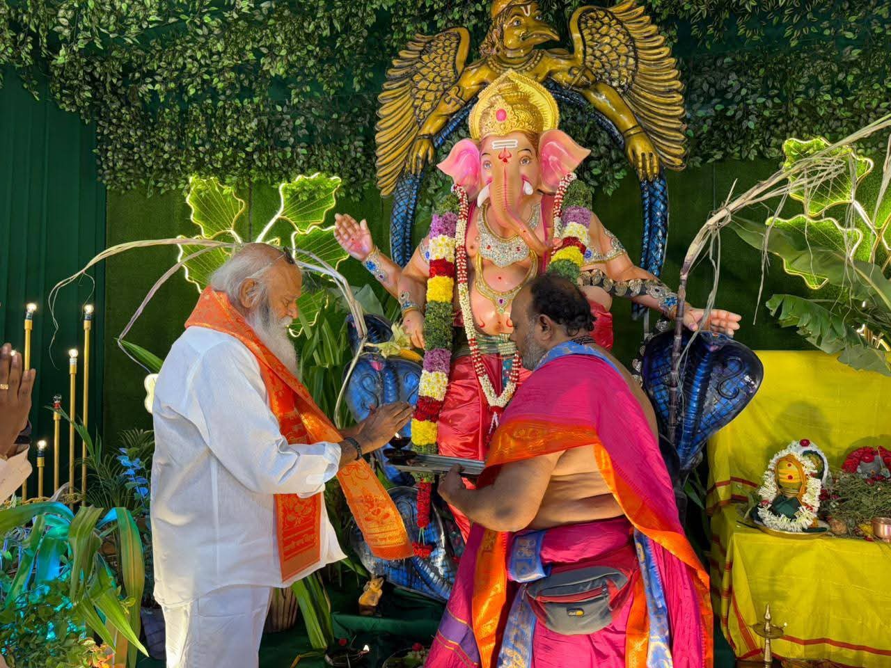 గణనాథుడి సన్నిధిలో జేసీ ప్రభాకర్ రెడ్డి
