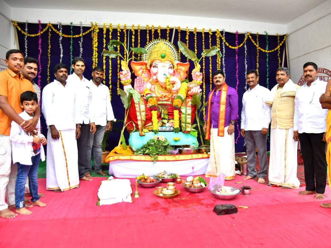 వినాయక చవితిని పురస్కరించుకుని ఎస్పీ పూజలు