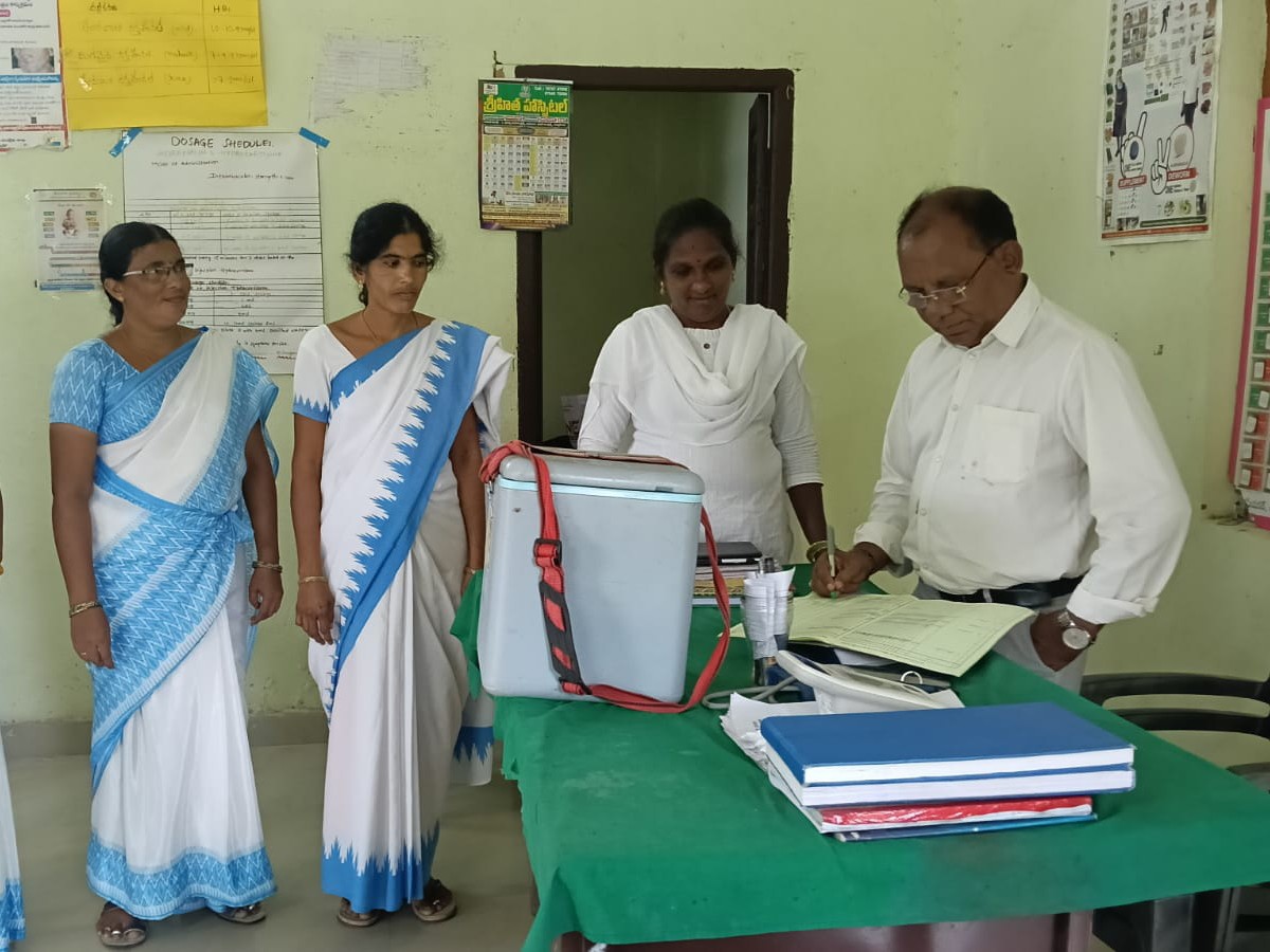 ఆరోగ్య కేంద్రాలను తనిఖీ చేసిన జిల్లా వైద్య ఆరోగ్య శాఖ అధికారి