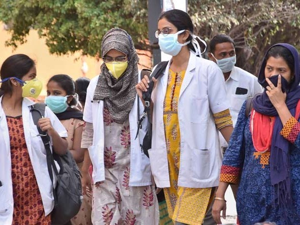 ‘మాస్కులు పెట్టుకోవడం మంచిది’