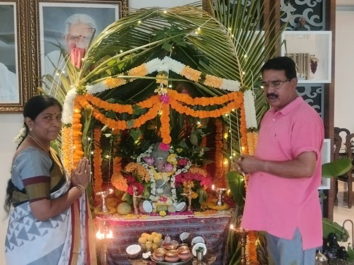 ఆది గురువు విఘ్నేశ్వర స్వామి పూజలో పాల్గొన్న మాజీ మంత్రి
