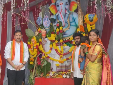 వినాయకుడిని దర్శించుకున్న సుగవాసి