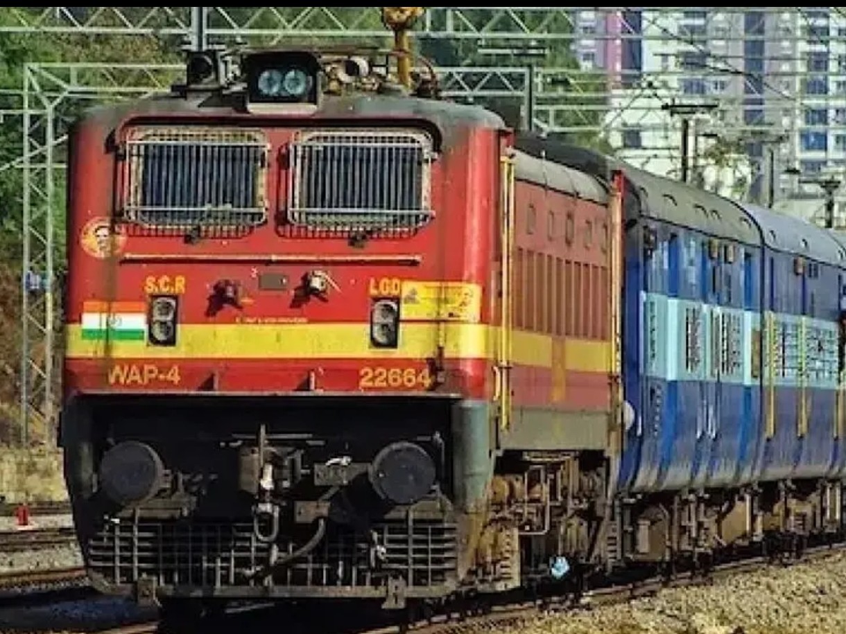 భారీ వర్షాలు.. రైళ్లు రద్దు