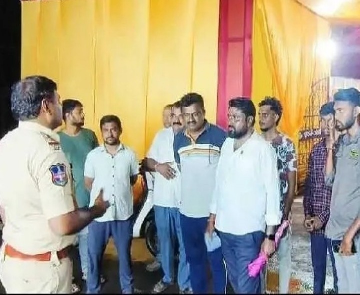 ‘మండపాల నిర్వహణ విషయంలో పోలీసుల సూచనలు పాటించాలి’