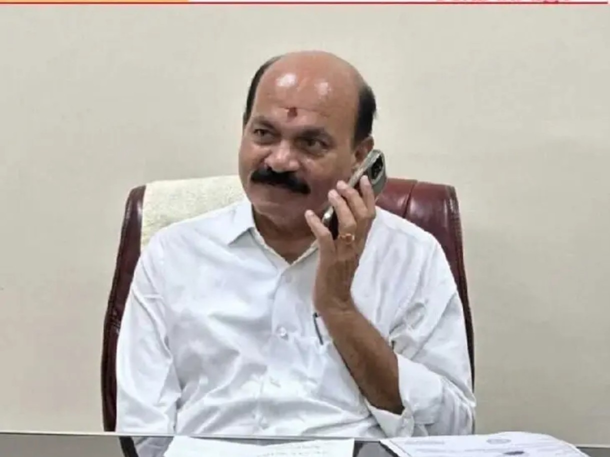 ప్రజలు అప్రమత్తంగా ఉండాలి: ఎమ్మెల్యే