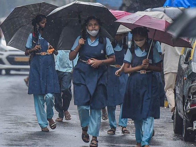 నేడు విద్యాసంస్థలకు సెలవు