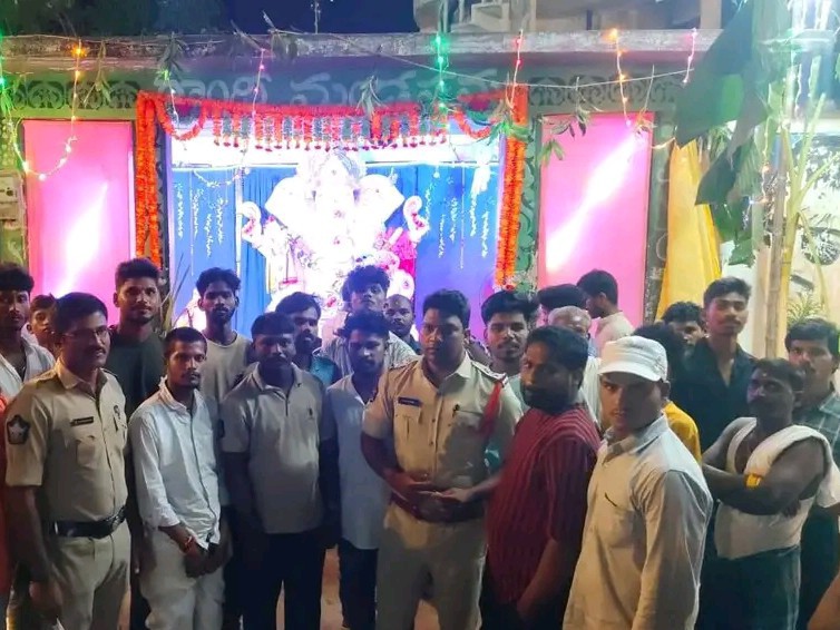 ‘గణేష్ ఉత్సవాల నిర్వాహణలో జాగ్రత్తలు పాటించాలి’
