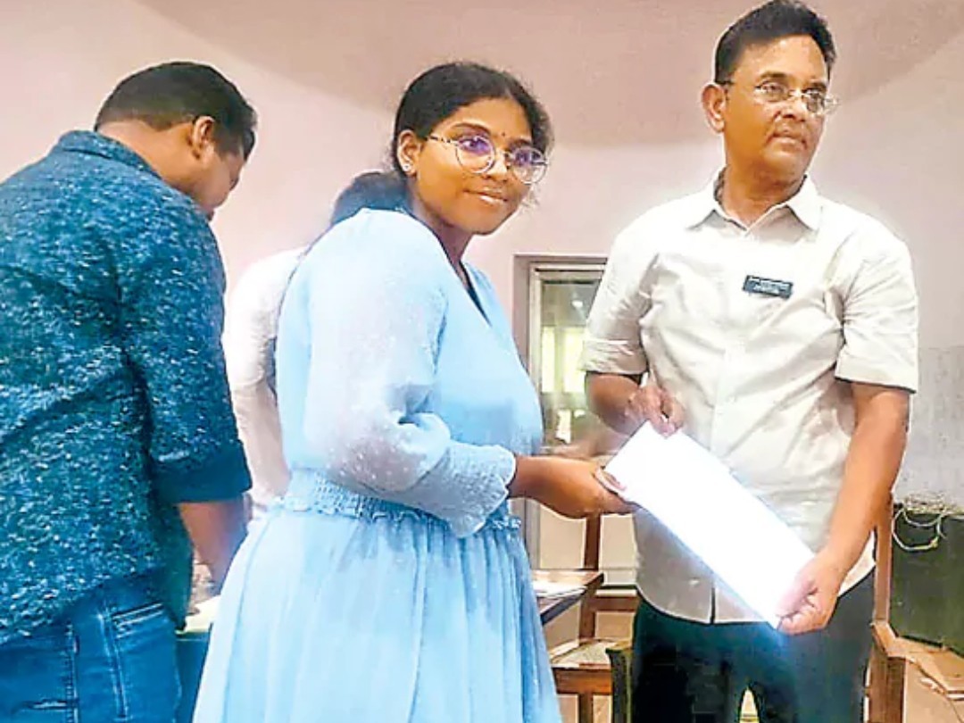 వైద్య కళాశాలలో తొలిరోజు ఎంబీబీఎస్ ప్రవేశాలు