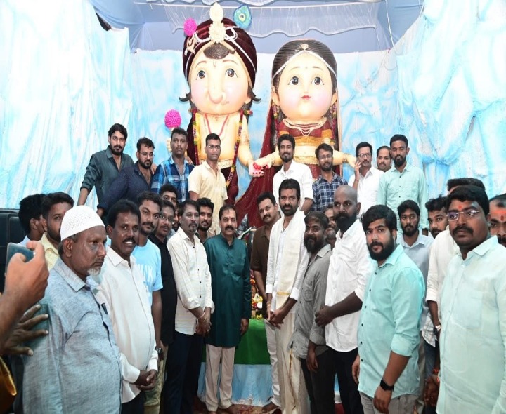 నెల్లూరులో గణనాథునికి కాకాని పూజలు
