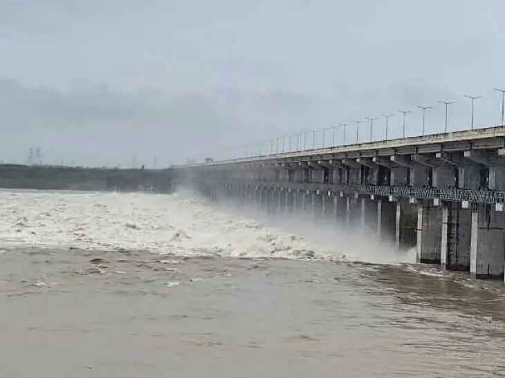 ఎల్లంపల్లి ప్రాజెక్ట్‌కు భారీగా వరద.. 40 గేట్ల ఎత్తివేత