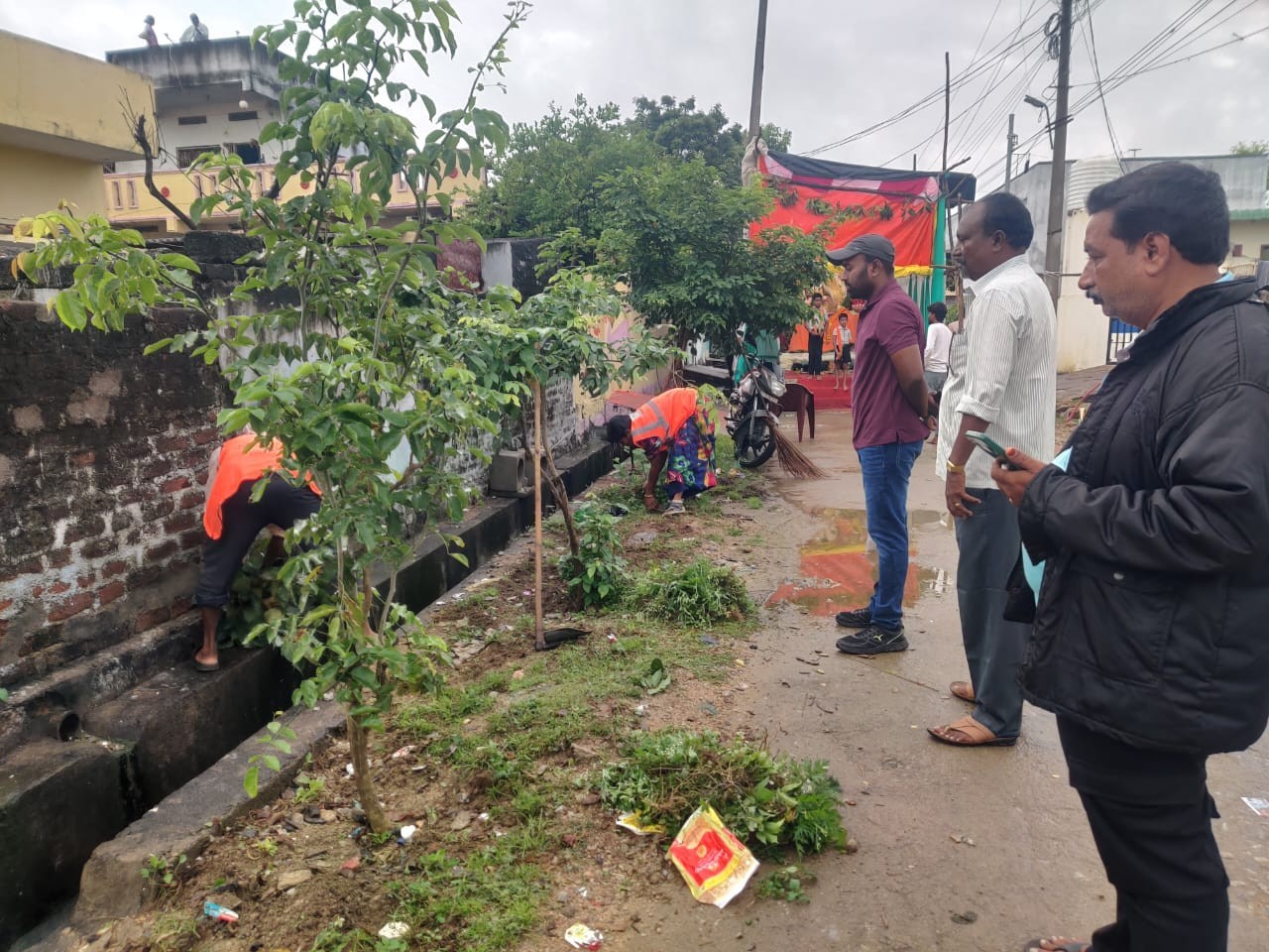 ‘వర్షాకాలంలో పరిసరాలను పరిశుభ్రంగా ఉంచుకోవాలి’
