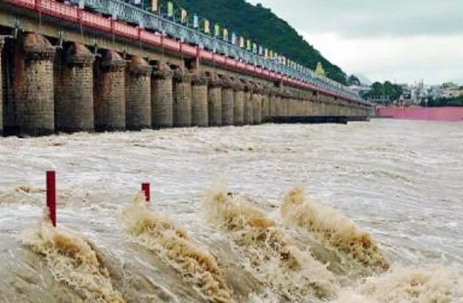 ప్రకాశం బ్యారేజ్‌కు పెరుగుతోన్న వరద