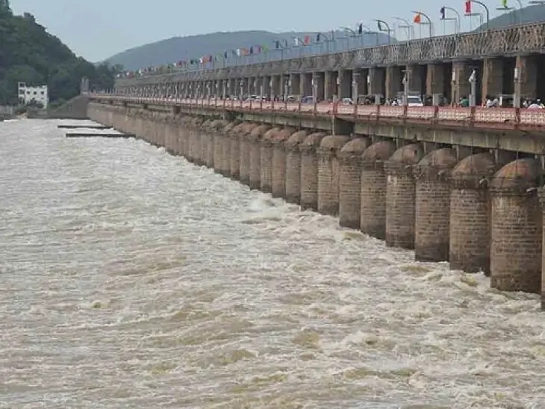 ప్రకాశం బ్యారేజీకి భారీ వరద
