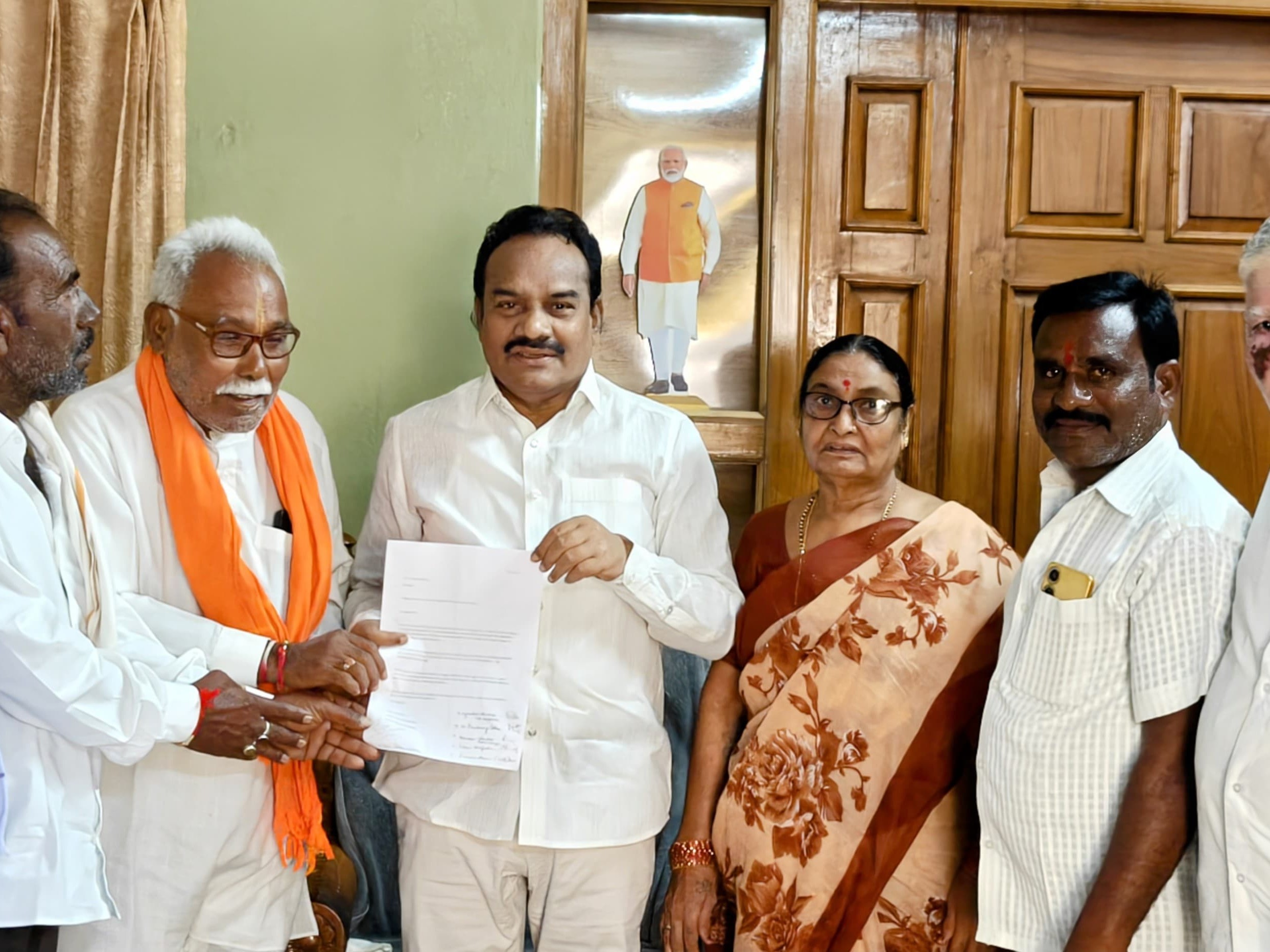 కొత్తపల్లిని రెవిన్యూ గ్రామంగా మారుస్తా: MP