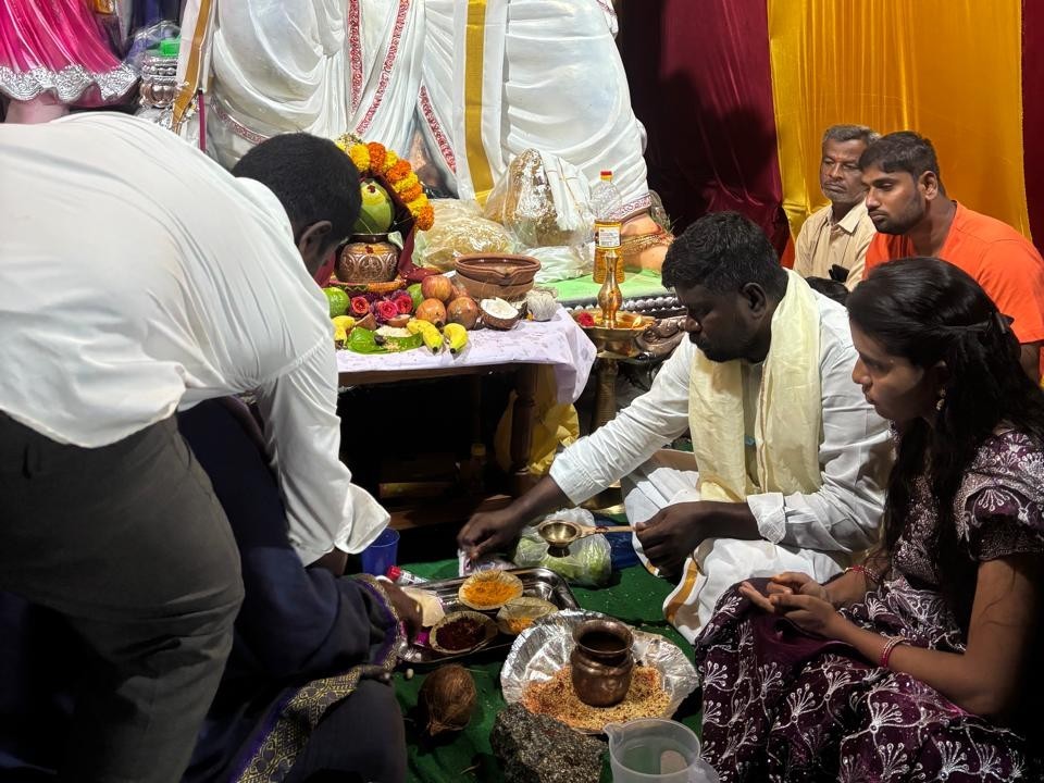 గణనాథుడికి యువ కాంగ్రెస్ నేత ప్రత్యేక పూజలు