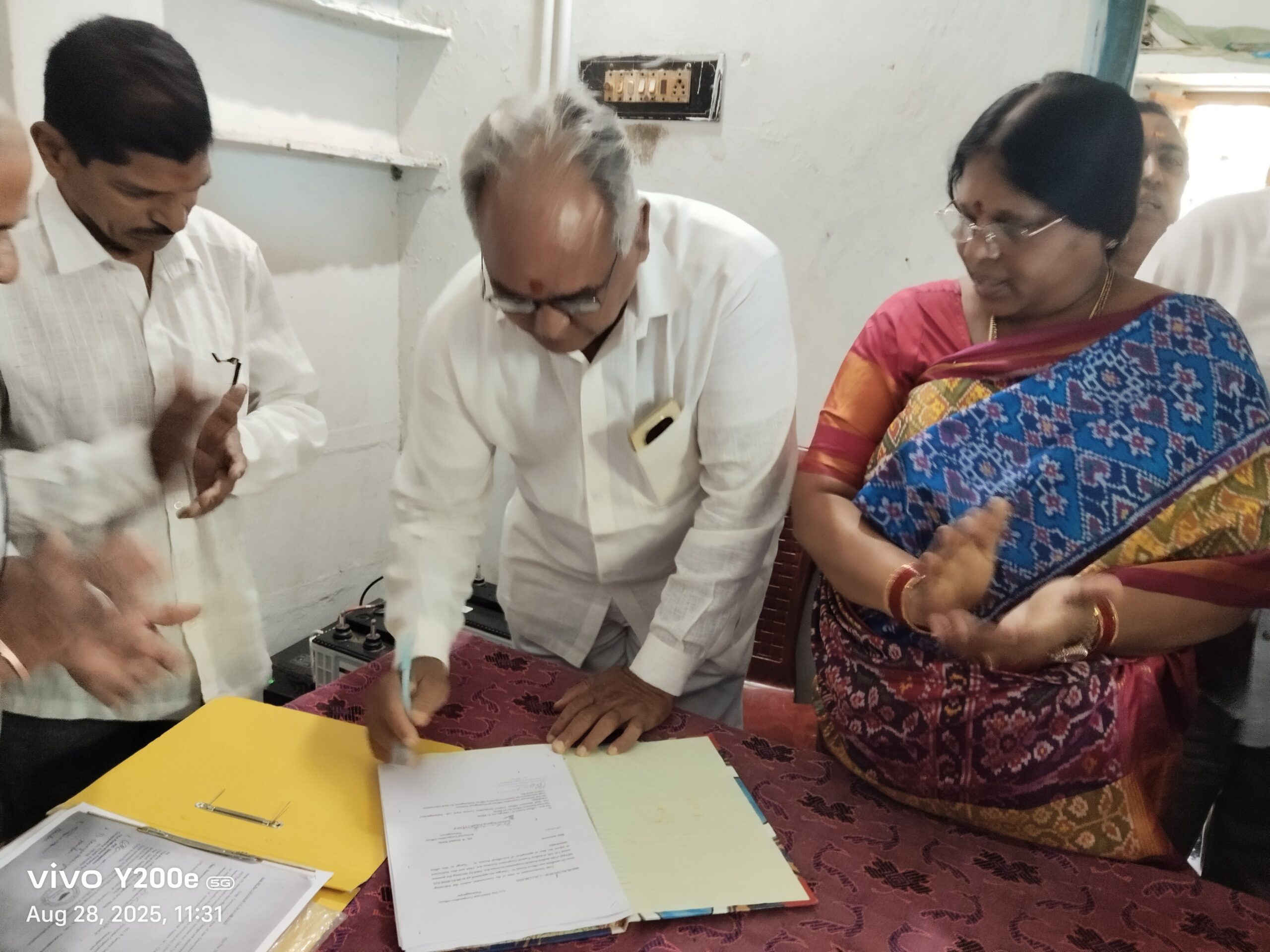 పి.ఎ.సి.ఎస్ అధ్యక్షుడుగా బాధ్యతలు స్వీకరించిన కోళ్ల శ్రీను