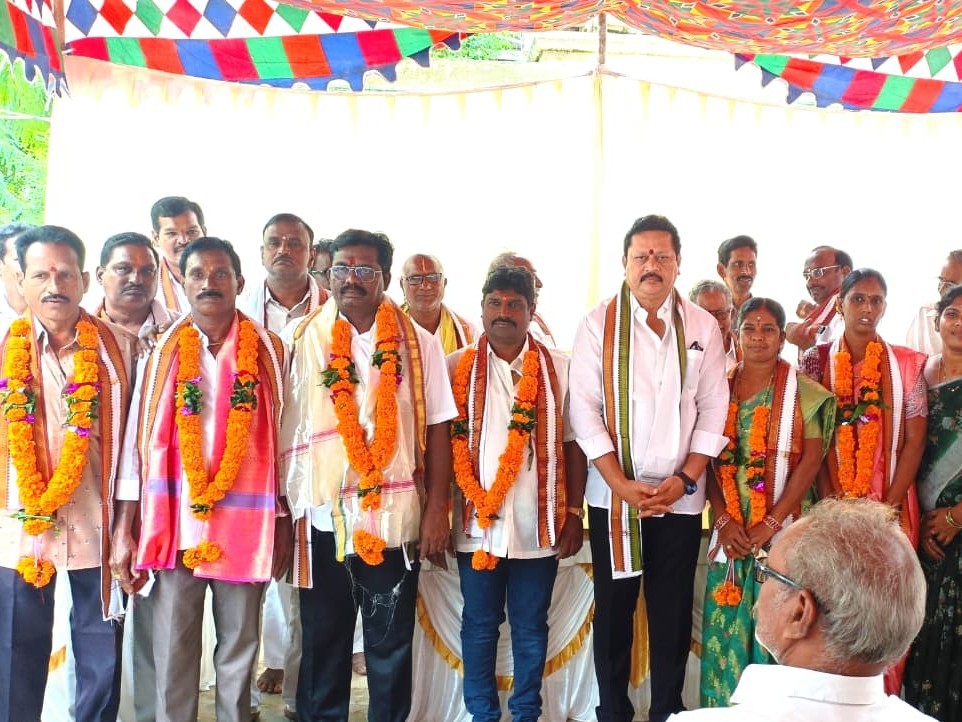 ఘనంగా అనంగేశ్వర స్వామి ట్రస్ట్ బోర్డు ప్రమాణస్వీకారం