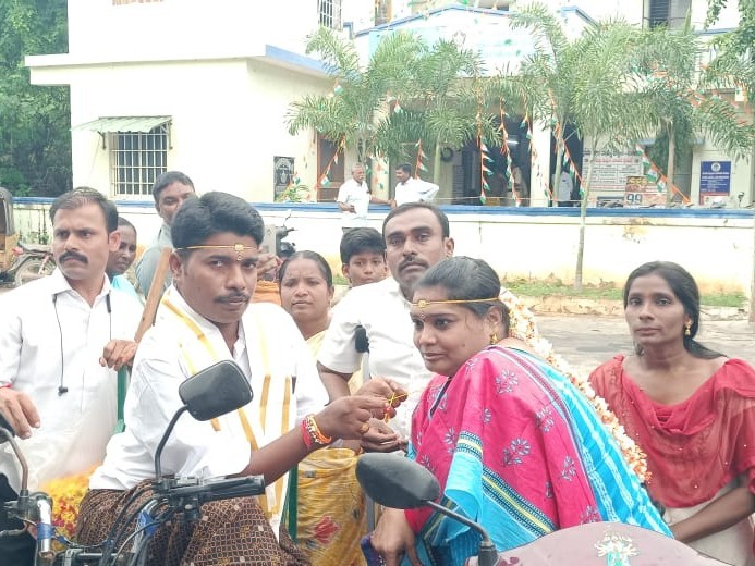 బాపట్లలో దివ్యాంగుల ప్రేమ వివాహం