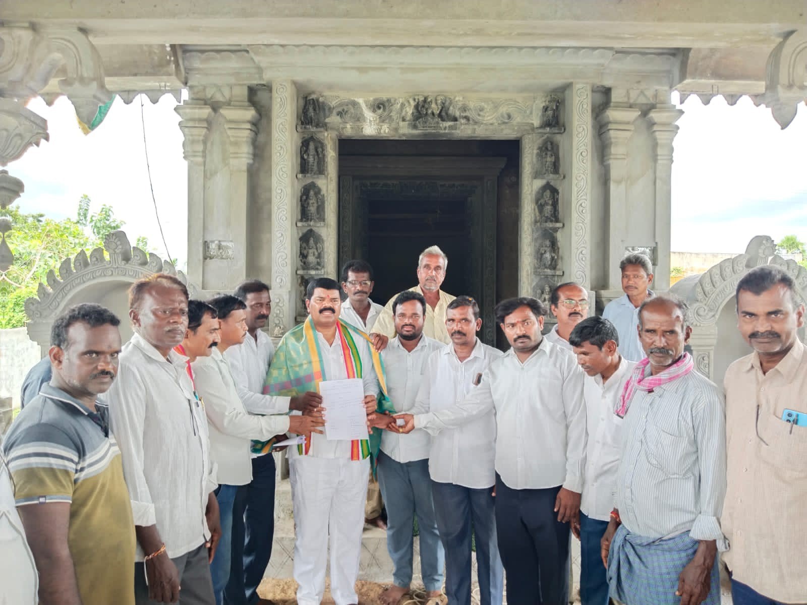‘మ్యూనిటీ హాల్‌కు ప్రతిపాదనలు సిద్ధం చేయండి’